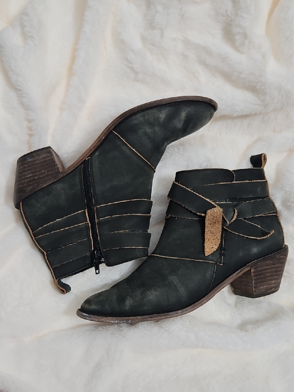 Kelsi Dagger Anthropologie Leather Ankle Boots Size 8 | Black